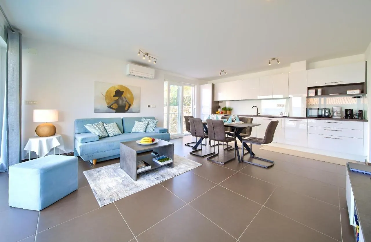Villa Solis Lacus Modern Apartment - Private Heated Pool - Smart Tv Sky X - Free Parking Njivice Chorvatsko