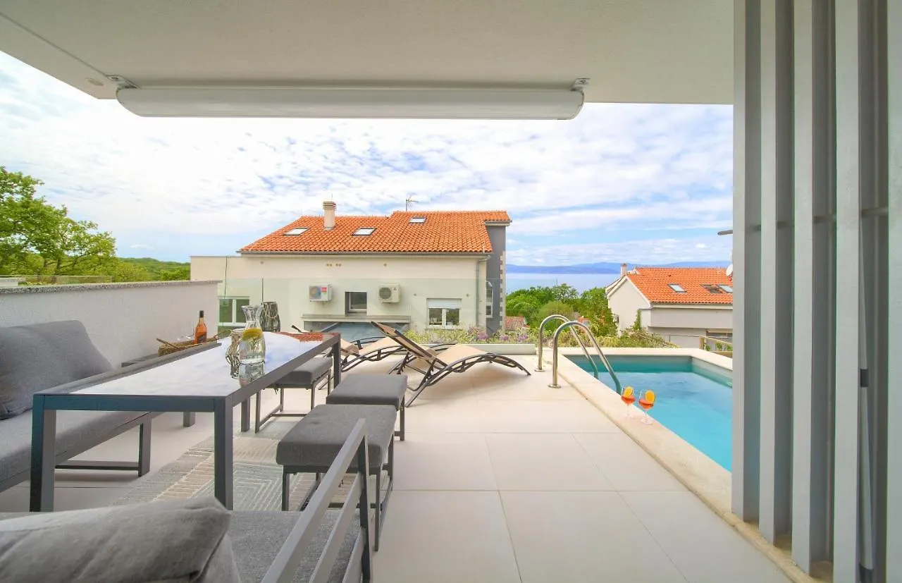 Villa Solis Lacus Modern Apartment - Private Heated Pool - Smart Tv Sky X - Free Parking Njivice Croatia