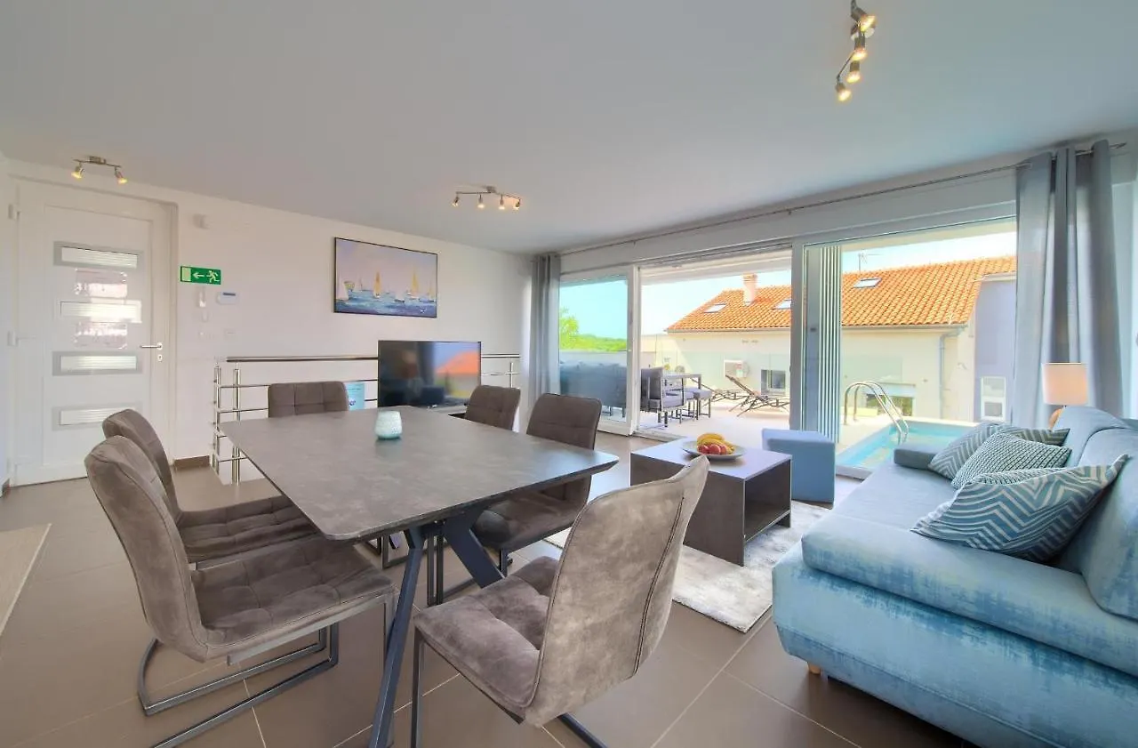 Villa Solis Lacus Modern Apartment - Private Heated Pool - Smart Tv Sky X - Free Parking Njivice Croatia