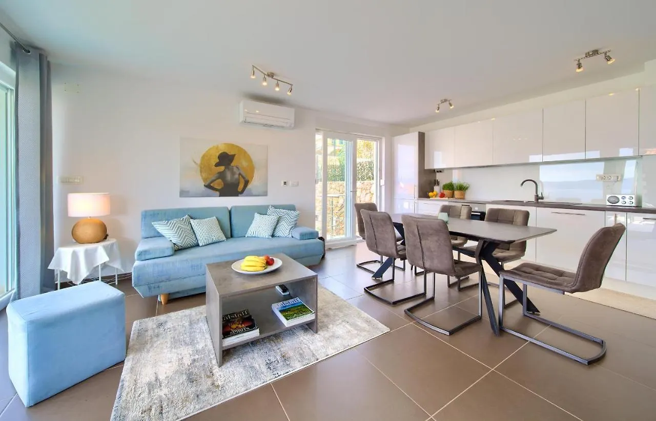 Villa Solis Lacus Modern Apartment - Private Heated Pool - Smart Tv Sky X - Free Parking Njivice 0*,