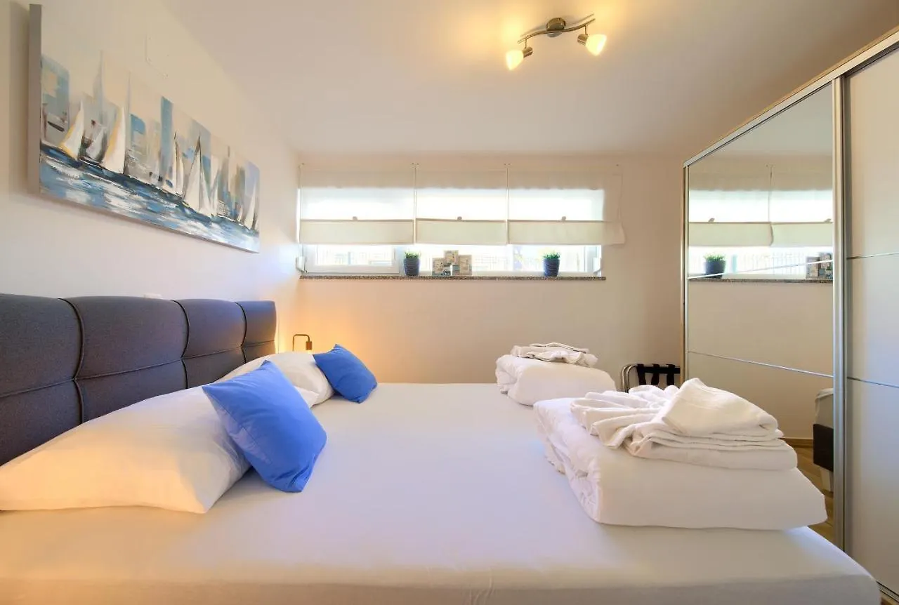 Villa Solis Lacus Modern Apartment - Private Heated Pool - Smart Tv Sky X - Free Parking Njivice