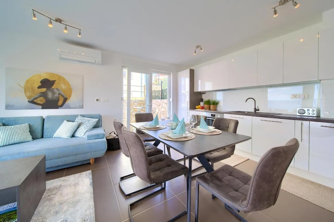 Villa Solis Lacus Modern Apartment - Private Heated Pool - Smart Tv Sky X - Free Parking Njivice
