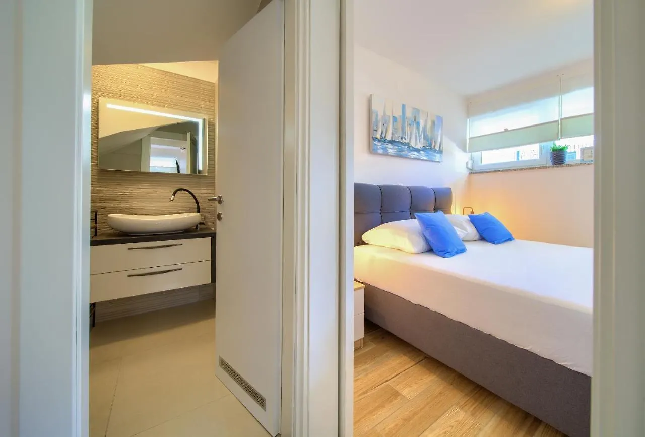 Villa Solis Lacus Modern Apartment - Private Heated Pool - Smart Tv Sky X - Free Parking Njivice
